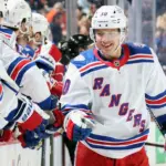 Kings se refuerzan: Artemi Panarin llega y firma extensión millonaria