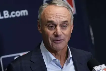 Manfred Optimista: MLB Podría Competir en Béisbol Olímpico de Los Ángeles 2028
