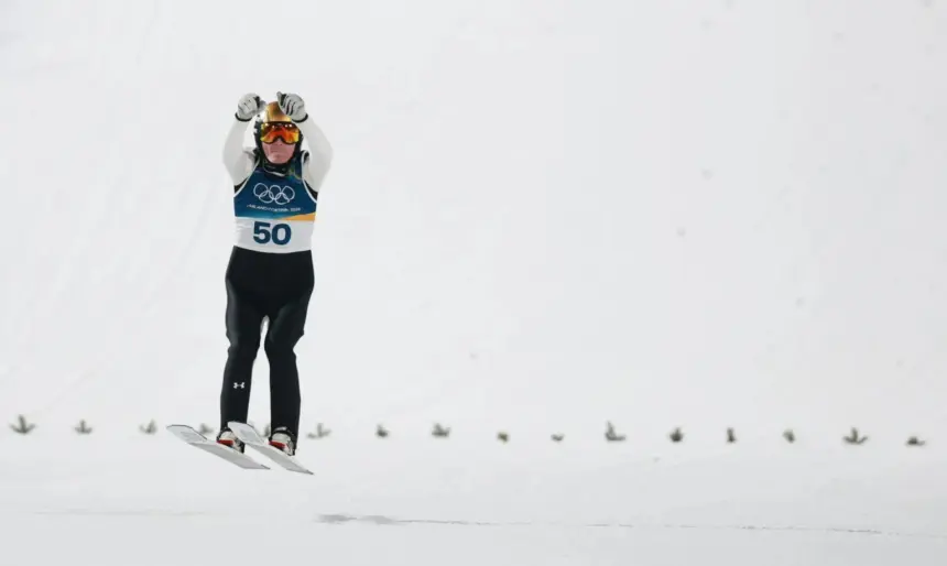 Domen Prevc Domina el Salto Largo y Gana Oro Olímpico en Milán-Cortina 2026