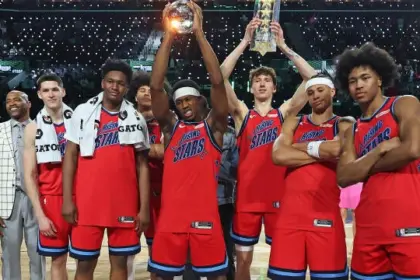 Edgecombe MVP en el Rising Stars: Lidera al Team Vince al título NBA 17 Edgecombe MVP en el Rising Stars: Lidera al Team Vince al título NBA