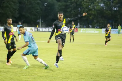 Salcedo FC Amarga a Moca: Victoria 0-1 en Apasionante Duelo LDF