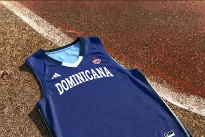 Nueva Indumentaria de Baloncesto RD: FEDOMBAL y Adidas Revelan Diseño 2025