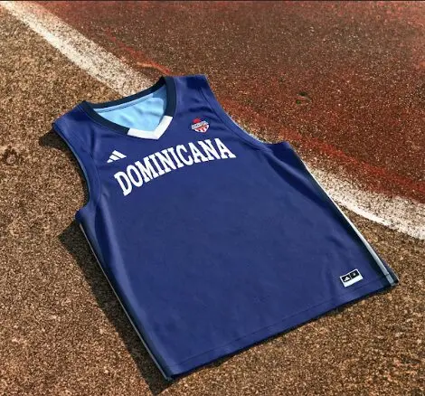 Nueva Indumentaria de Baloncesto RD: FEDOMBAL y Adidas Revelan Diseño 2025