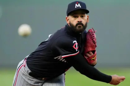 Pablo López: Desgarro en codo y posible Tommy John, preocupa a los Twins