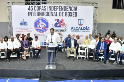 Ministro de Deportes aporta RD$1.3M para Copa de Boxeo en Santiago
