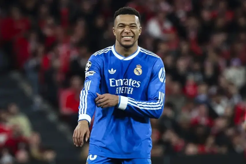 Real Madrid da golpe en Lisboa: Vence al Benfica 0-1 y avanza en Champions 1 Real Madrid da golpe en Lisboa: Vence al Benfica 0-1 y avanza en Champions