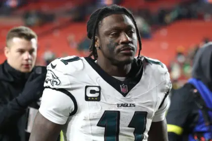 ¿AJ Brown a la venta? Posibles destinos y ofertas de canje para el receptor estrella de los Eagles.