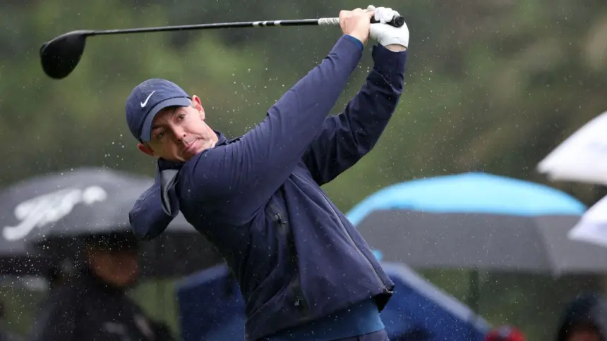 McIlroy desafía viento y lluvia en el Genesis; lidera junto a Bridgeman 1 McIlroy desafía viento y lluvia en el Genesis; lidera junto a Bridgeman