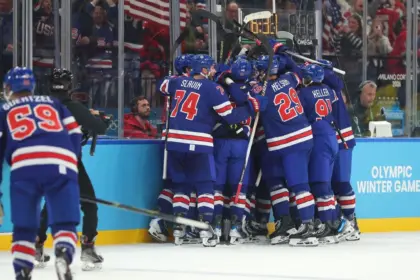 EE.UU. Sufre, pero avanza a Semifinales Olímpicas tras Épico Choque vs. Suecia