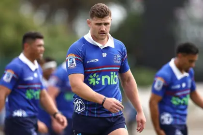 Blues lamenta partida de Papali'i: Falta de diálogo con All Blacks