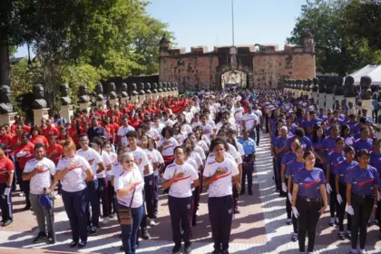 INEFI conmemora el Mes de la Patria: Marcha estudiantil en la Ciudad Colonial