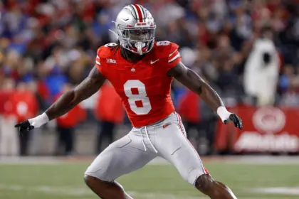 Arvell Reese: Estrella de Ohio State se ve como OLB/Edge en la NFL