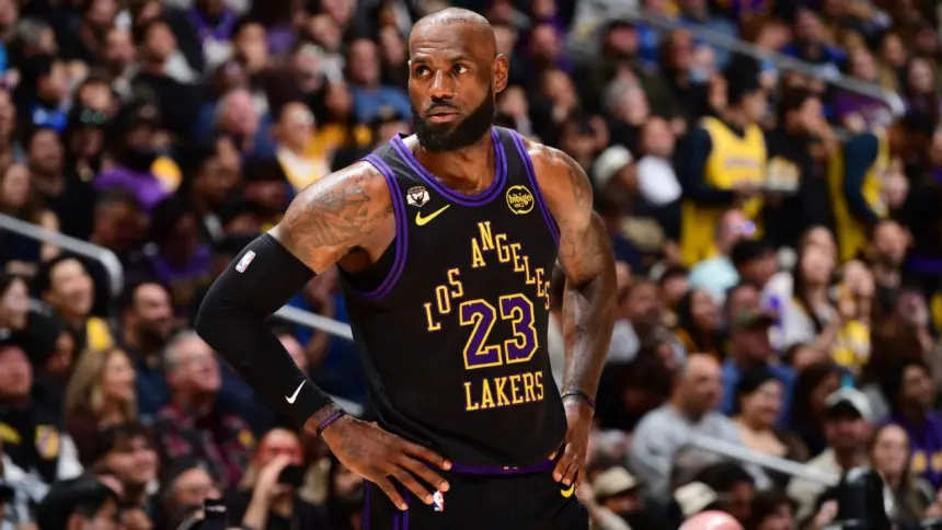 Lakers caen ante Magic: Doncic duda, LeBron falla en el final