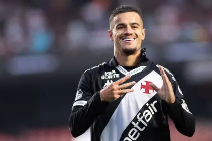 Coutinho Evalúa Retiro o MLS: Futuro Incierto Tras Salida de Vasco