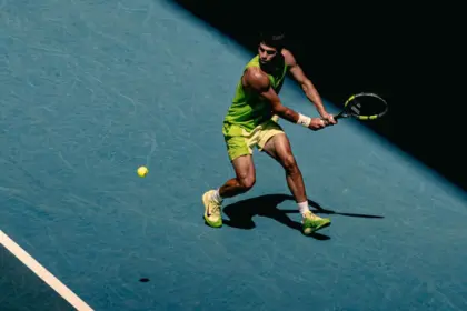 Alcaraz Arrasa en Doha: ¡Campeón en 50 Minutos!