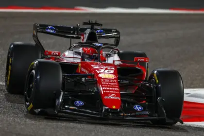 Ferrari Impresiona en Tests F1: Leclerc Domina, Aston Martin en Crisis.