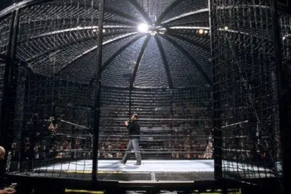 Elimination Chamber: Origen del Caos en WWE, Leyendas y Accidentes