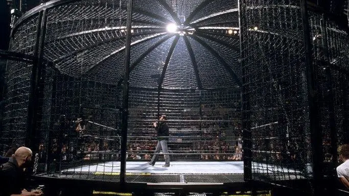 Elimination Chamber: Origen del Caos en WWE, Leyendas y Accidentes