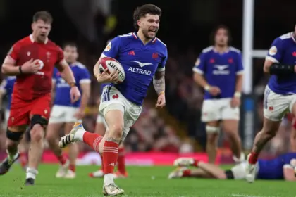 Francia Aplasta a Italia y se Acerca al Grand Slam en el Seis Naciones