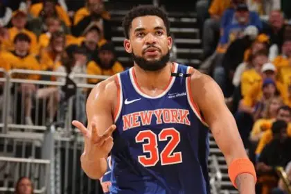 Towns lidera paliza de Knicks a Bucks; Pistons vencen a Cavaliers en NBA