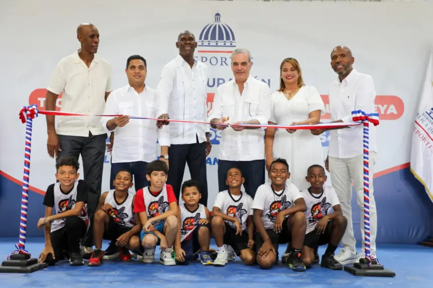 Abinader Inaugura Techado Multiuso en La Romana: Impulso Deportivo y Sueño Cumplido