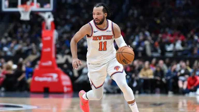 Knicks frenan a Spurs: Brunson y Bridges lideran victoria en NBA
