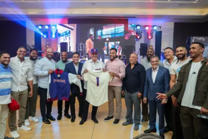 Abinader agasaja a la selección dominicana de béisbol rumbo al Clásico Mundial