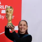 México exhibe trofeo del Mundial 2026 a 100 días del torneo