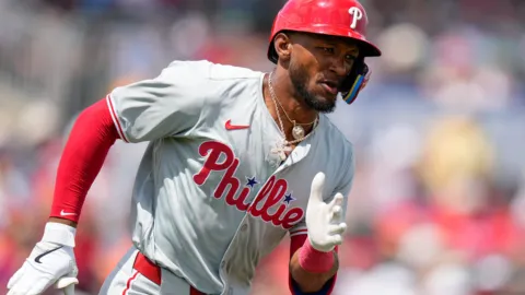 Johan Rojas Apela Suspensión por Dopaje: Phillies en Alerta Máxima