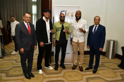 JCE entrega cédula a estrellas de la selección dominicana de béisbol para el Clásico 2026