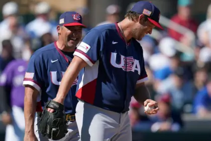 Kershaw Conmueve: Ovación de Rockies en Debut con USA en el Clásico Mundial