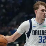 Flagg Regresa con 18 Puntos en Derrota de Mavericks ante Magic