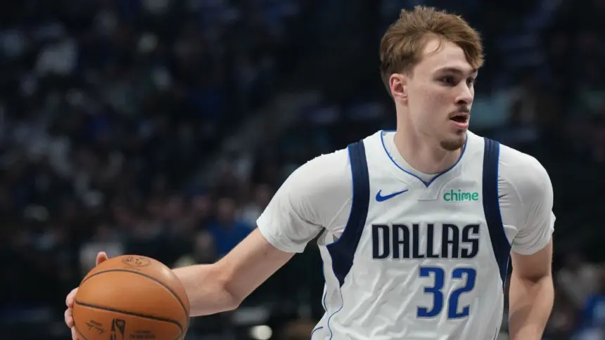 Flagg Regresa con 18 Puntos en Derrota de Mavericks ante Magic