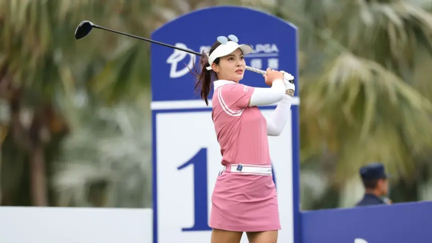 Zhang Weiwei Lidera Blue Bay LPGA en China con Desempeño Espectacular