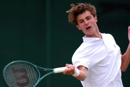 Torneo de Tenis en Emiratos Árabes Suspendido Tras Ataque con Drones