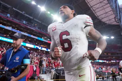 Cardinals Aseguran a James Conner: Reestructura Contrato para 2026