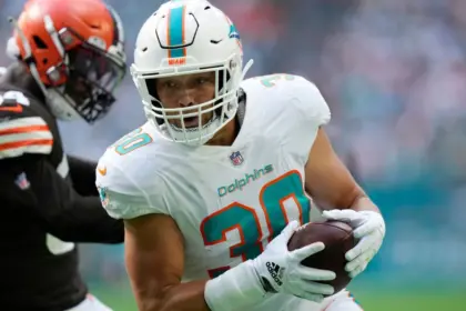 Ingold a los Chargers: Reencuentro con McDaniel y refuerzo ofensivo