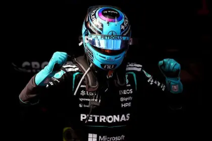 Russell Domina en Australia: Mercedes Logra 1-2, Ferrari Tropieza