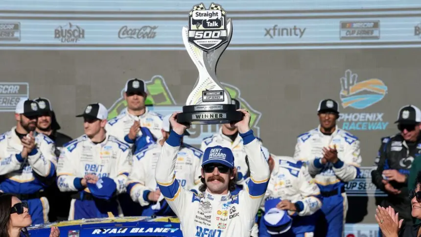 Blaney Frena a Reddick y Completa Barrida de Team Penske en Phoenix