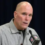 Ravens: DeCosta lamenta caída del acuerdo por Crosby, Hendrickson llega