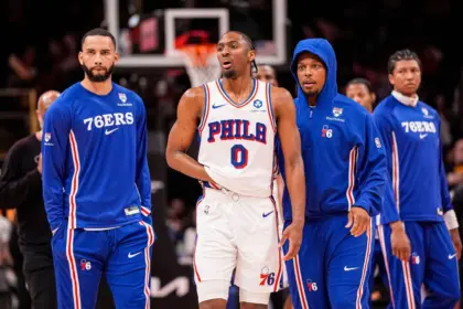 Maxey, estrella de los 76ers, baja por lesión de tendón: 3 semanas fuera
