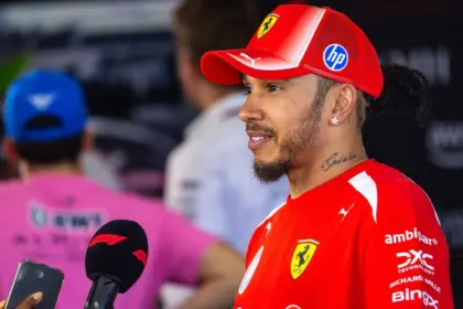 Hamilton Apoya a Ferrari: "En la Pelea" con Mercedes en F1