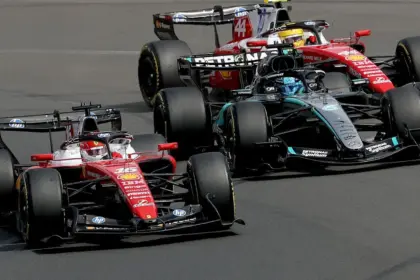 F1 2026: Russell prevé batalla cerrada entre Mercedes y Ferrari