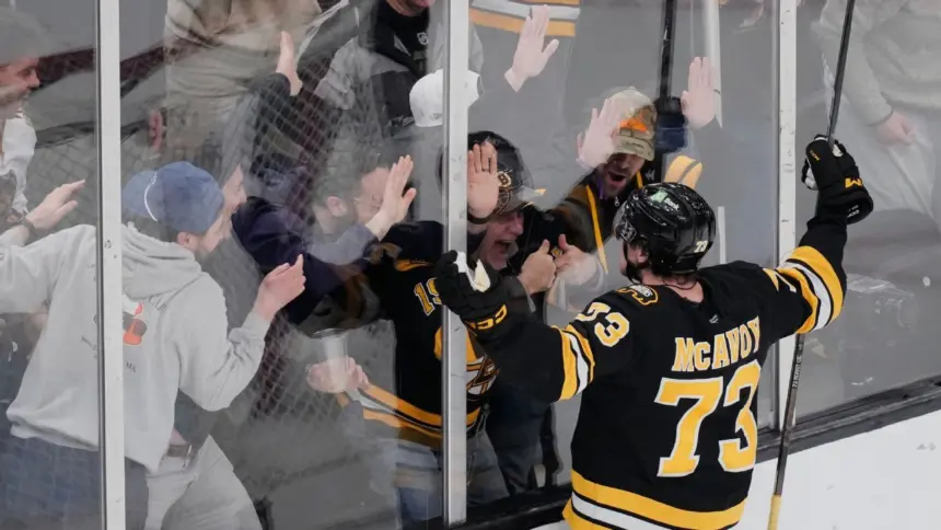 McAvoy: Gol en OT y otra visita al dentista para los Bruins