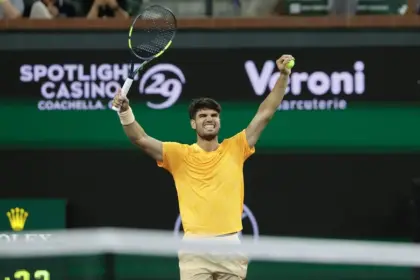 Alcaraz avanza a semifinales en Indian Wells tras vencer a Norrie