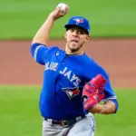 Berríos: Lanzador de los Jays a Especialista por Dolor en el Codo