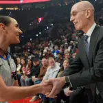 Silver celebra renovación del Moda Center en Portland tras aprobación estatal