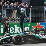 Antonelli hace historia en China: Victoria épica con Mercedes y regresa Italia