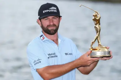 Young se Corona en The Players: Triunfo Épico y Descalabro de Åberg