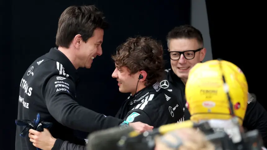 Wolff: Podio Perfecto en China, Antonelli y Hamilton Brillan en F1